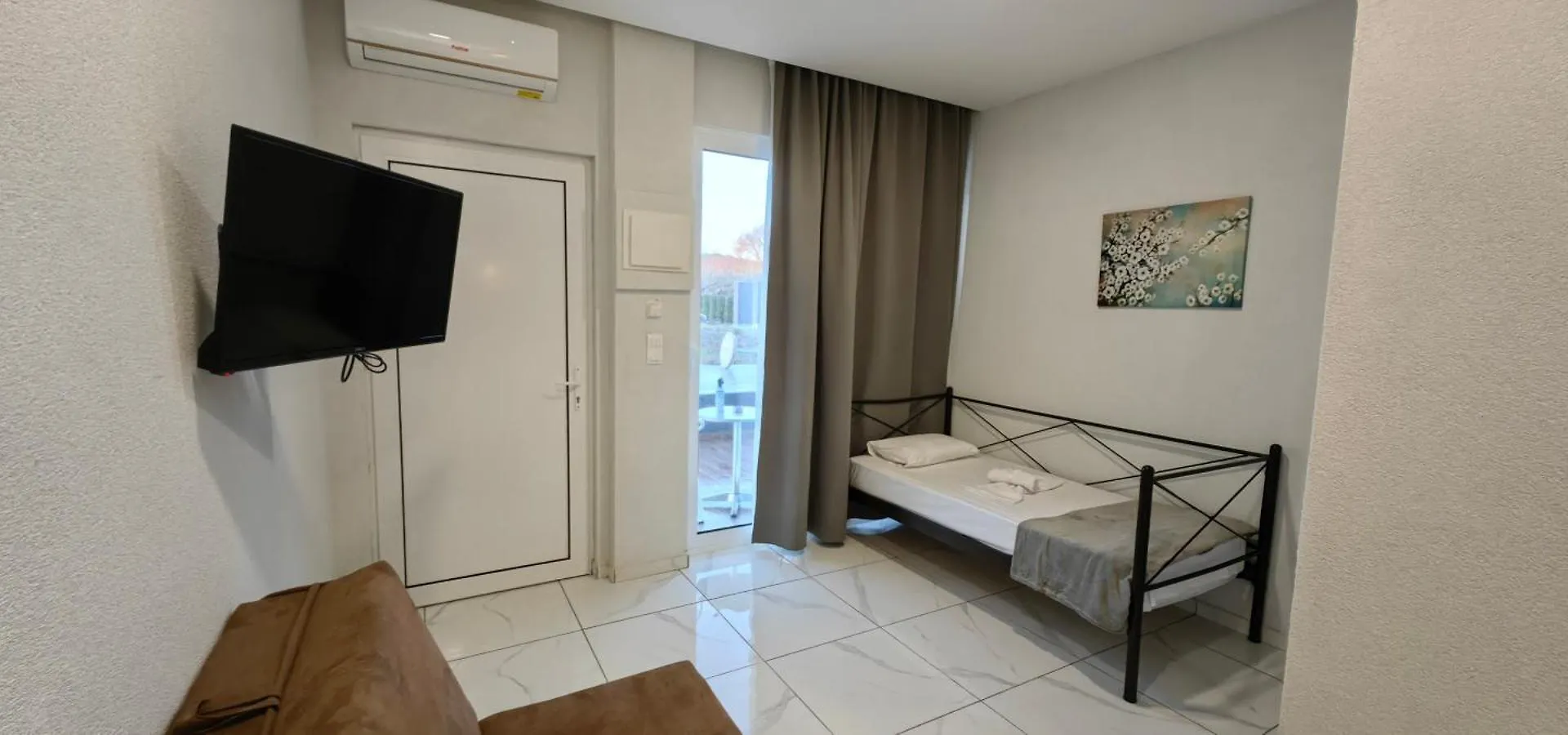 Topaz Four Siviri Hotel
